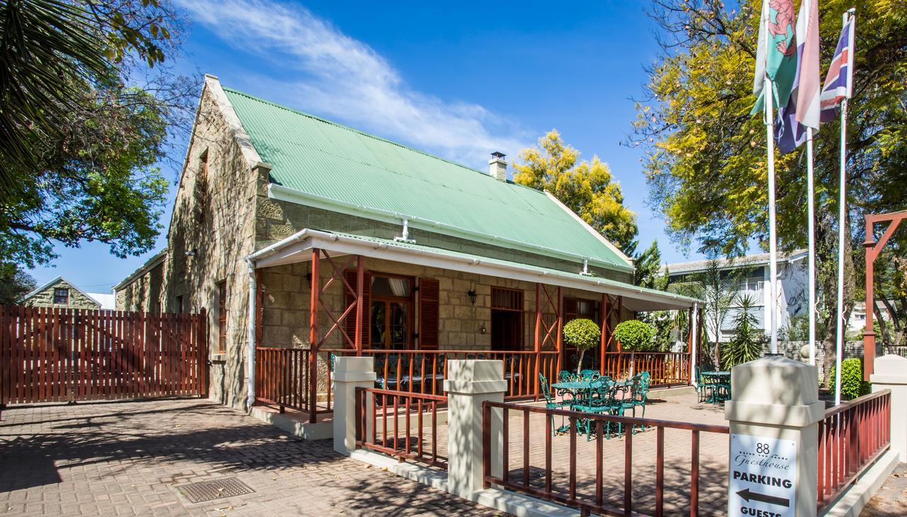 88 Baron Van Reede Guesthouse Oudtshoorn Eksteriør billede